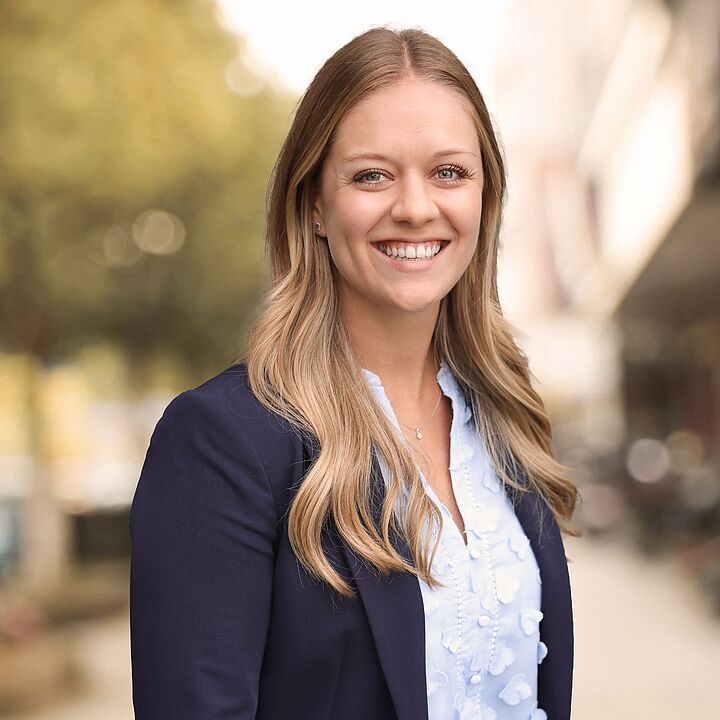 Lisa Genhart
